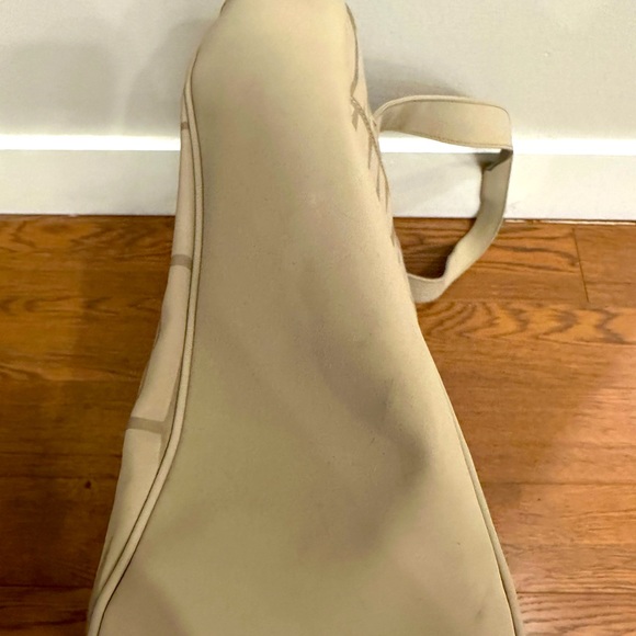 Used DKNY tote bags in monogram in good condition - Picture 3 of 6